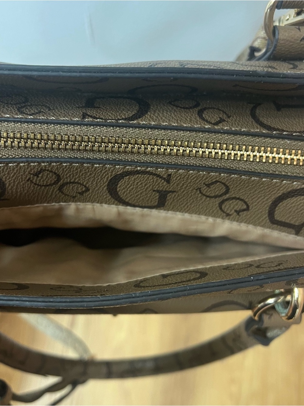 GUESS Factory Mandarina Logo Compartment Satchel - Picture 6 of 12